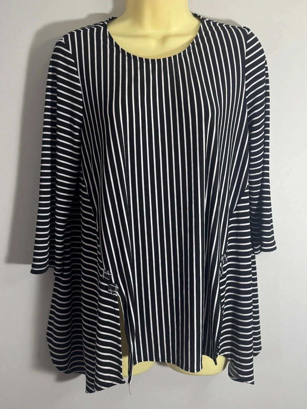 Joseph Ribkoff Striped Tunic Top Shirt button sz 6 Black White 3/4 Sleeve Canada - Picture 2 of 9